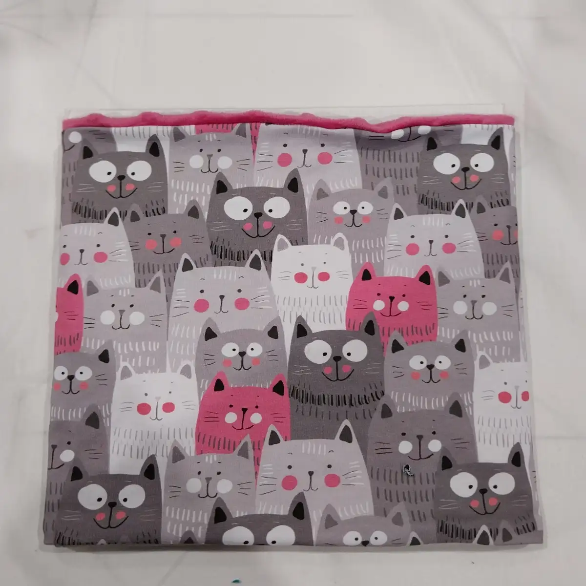 COL PETITS CHAT GRIS/ ROSES