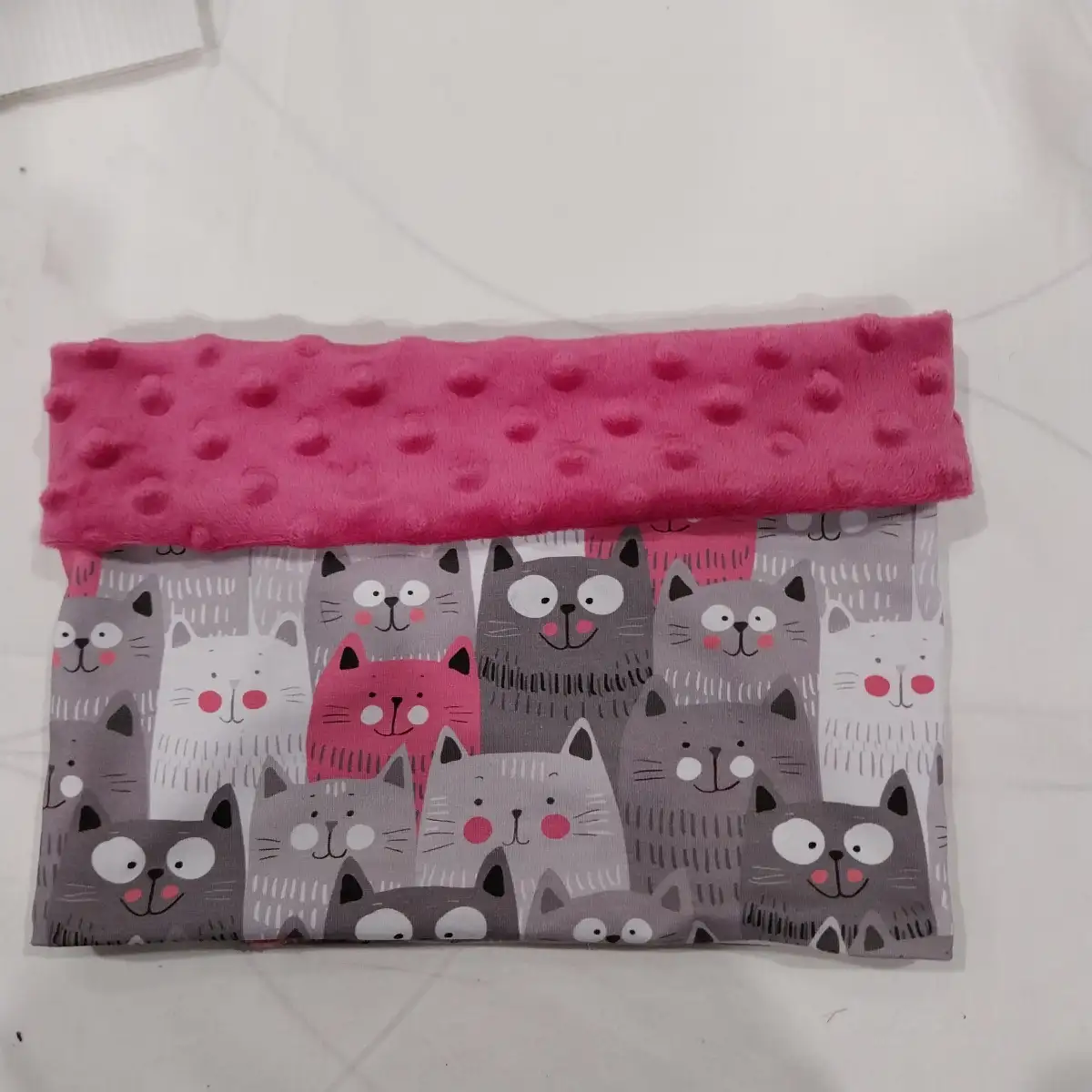 COL PETITS CHAT GRIS/ ROSES